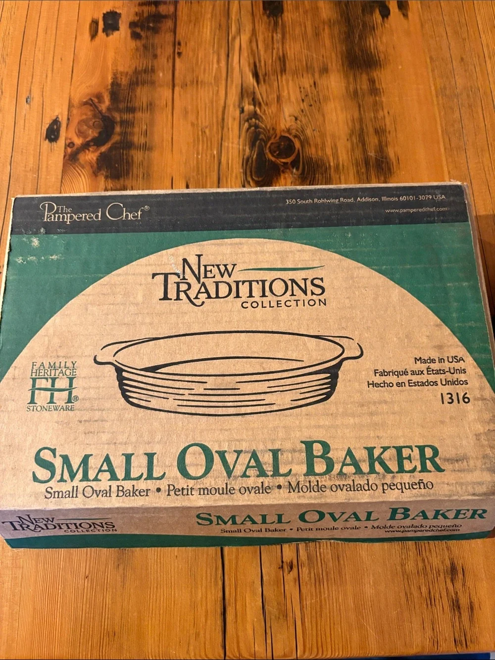The Pampered Chef Small Oval Baker in Tan Beige